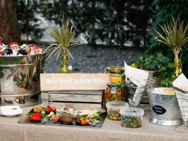 Catering de Lisi classic wedding menu with appetizers and canapés